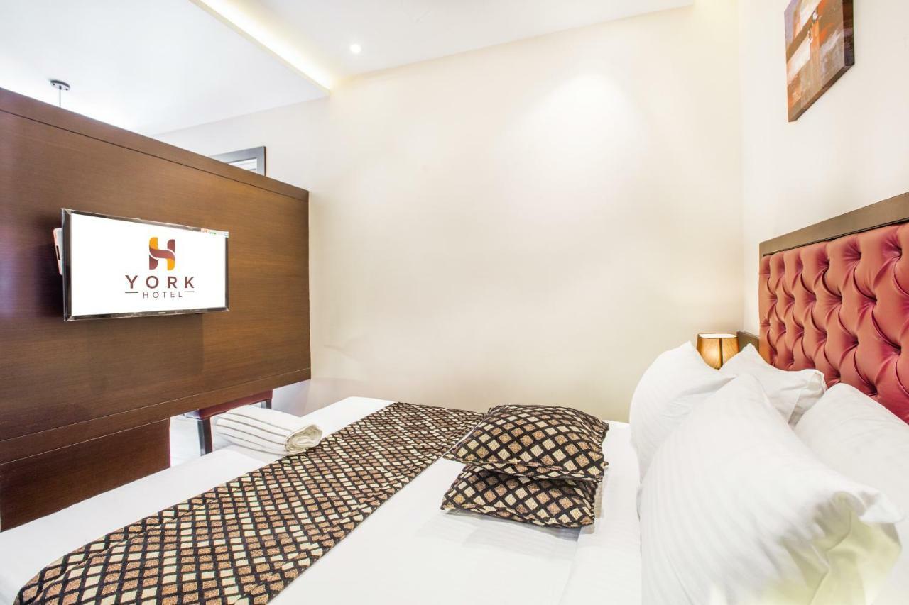 York Hotel Kochi Екстер'єр фото