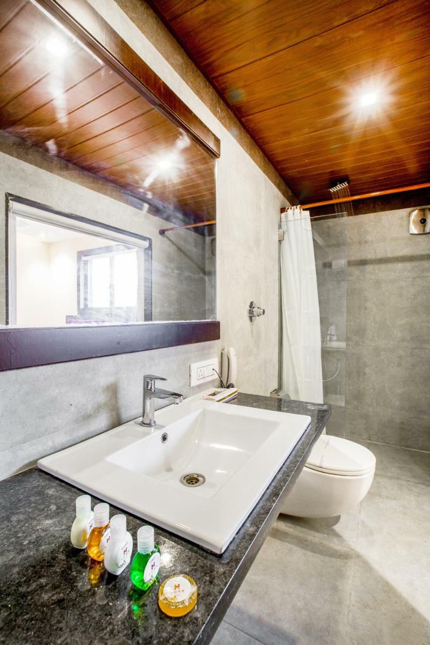 York Hotel Kochi Екстер'єр фото