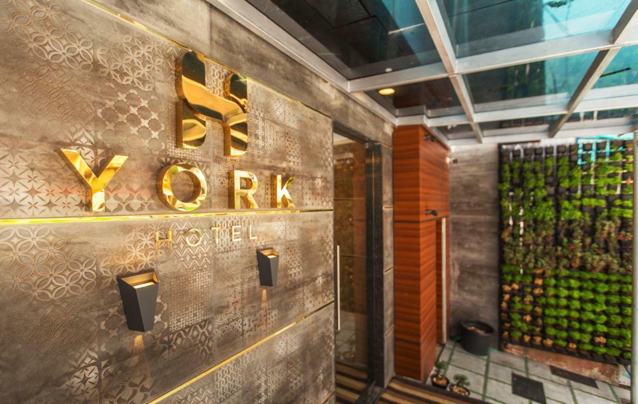 York Hotel Kochi Екстер'єр фото