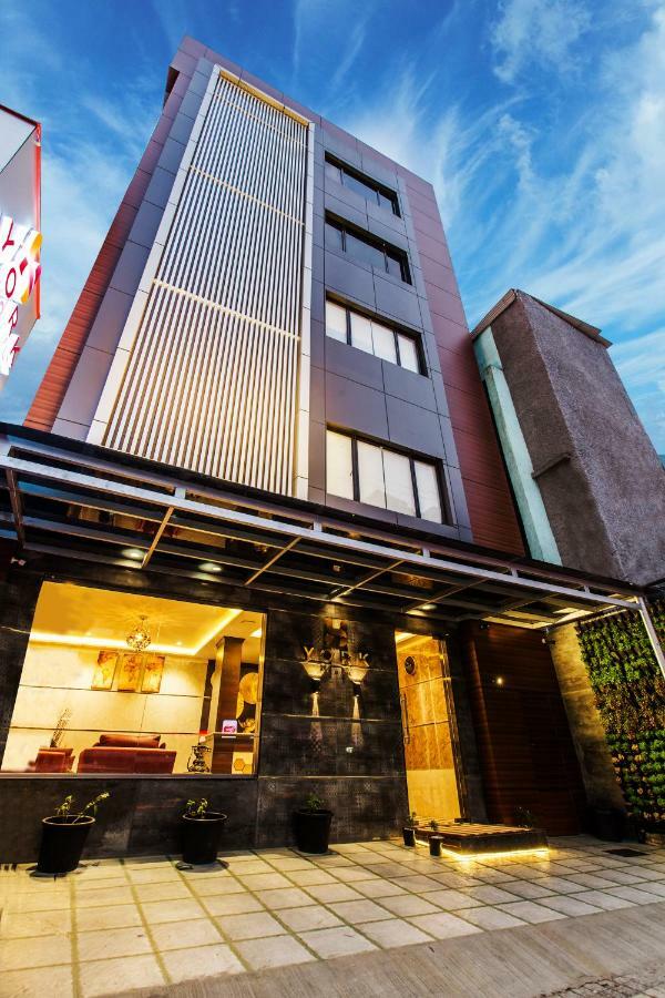 York Hotel Kochi Екстер'єр фото